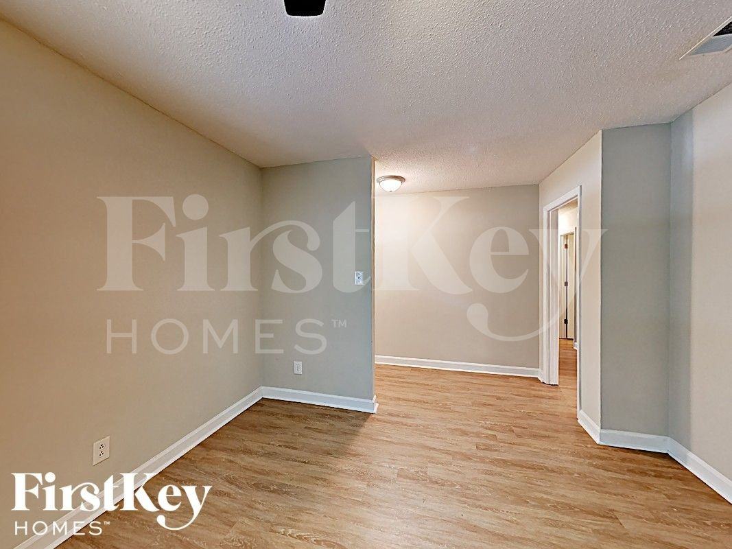 6107 Rockwell Dr - Photo 5 of 16