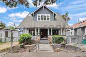 featured image of 2667 Wakefield Ave