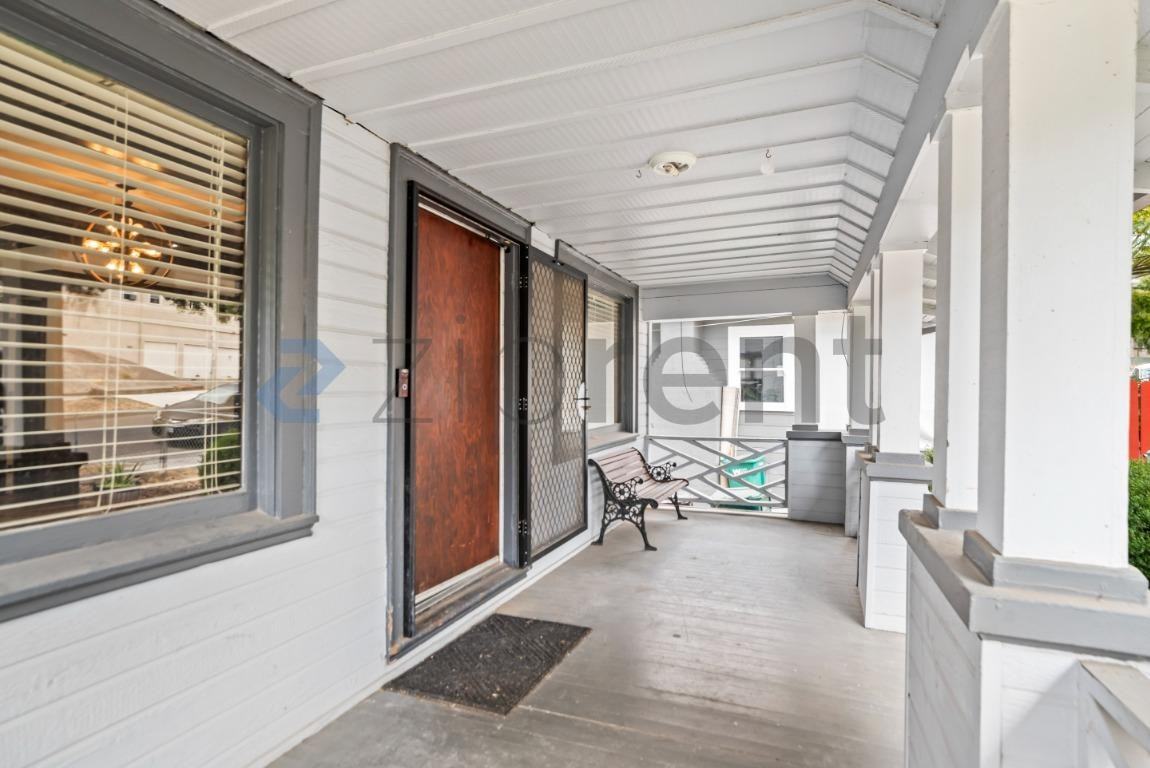 2667 Wakefield Ave - Photo 4 of 31