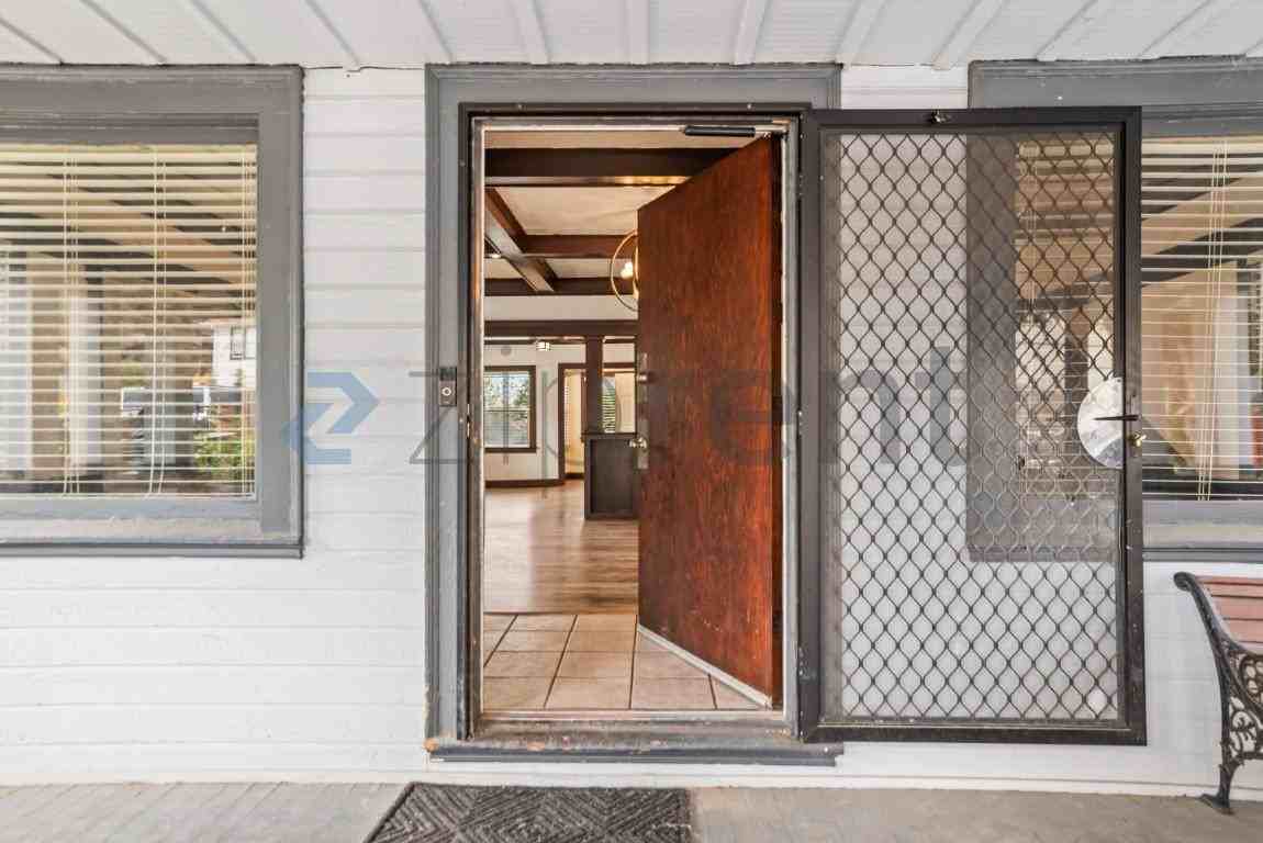 2667 Wakefield Ave - Photo 5 of 31