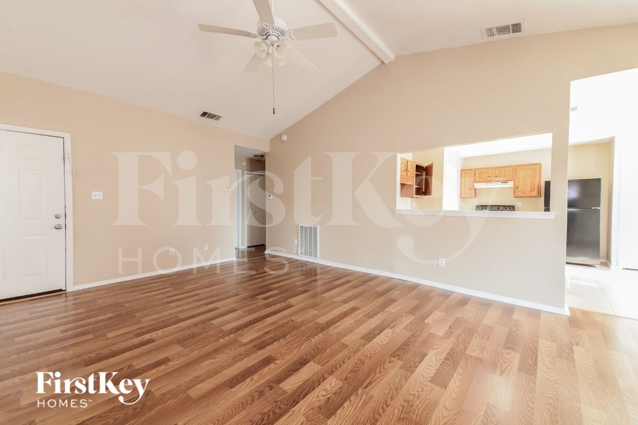 4614 Horizon Dr - Photo 4 of 16