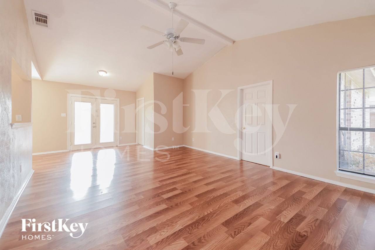 4614 Horizon Dr - Photo 5 of 16