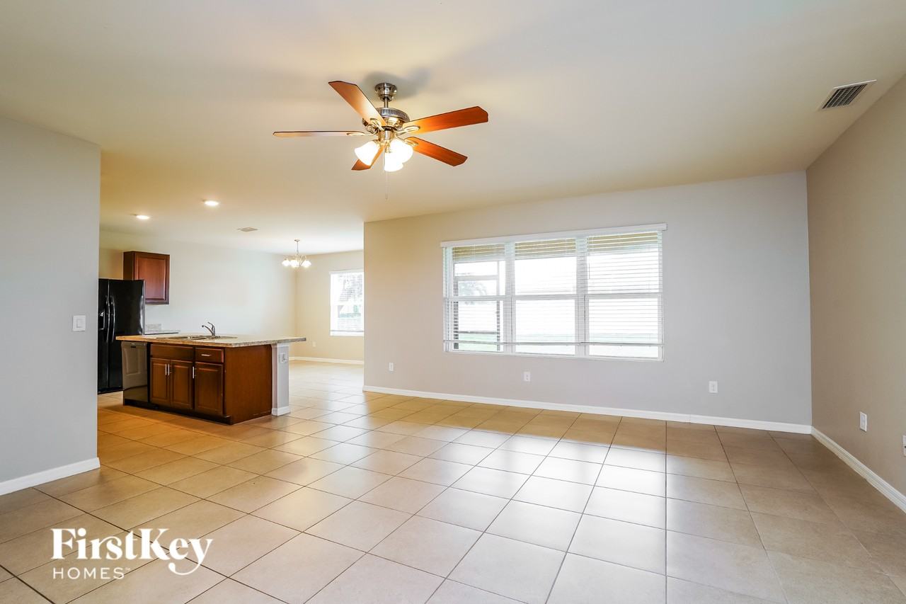 4333 Sw 9th Pl - Photo 2 of 16