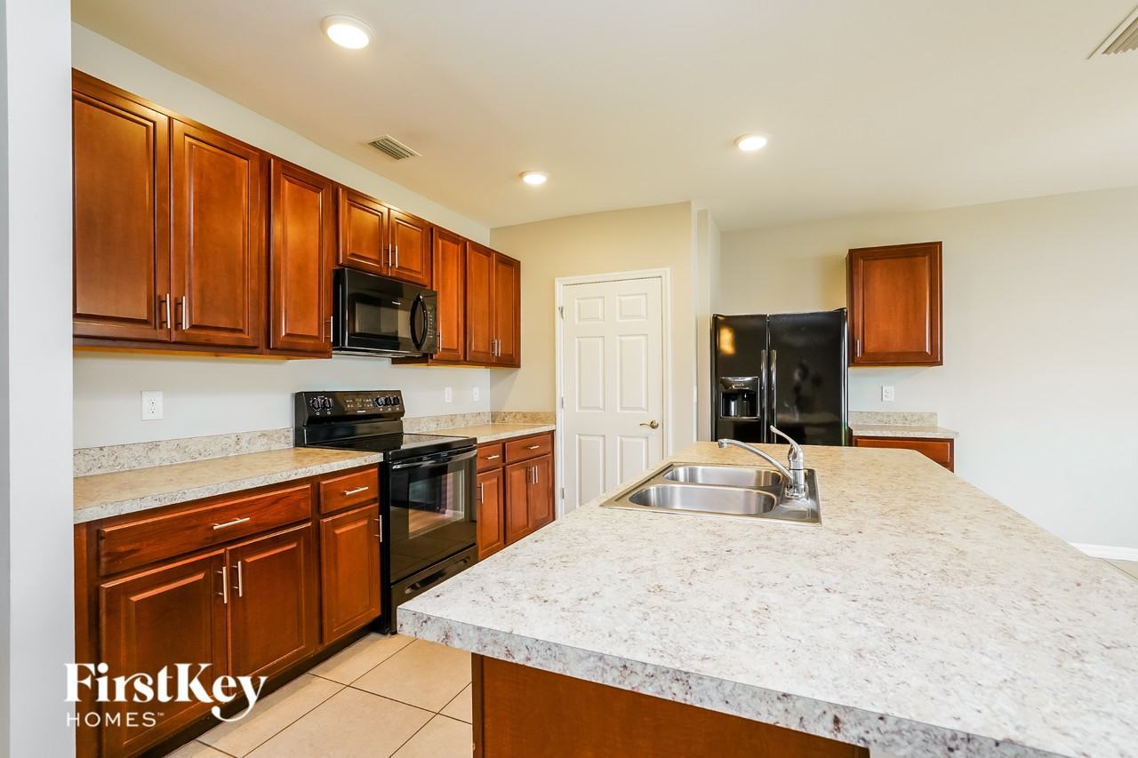 4333 Sw 9th Pl - Photo 6 of 16