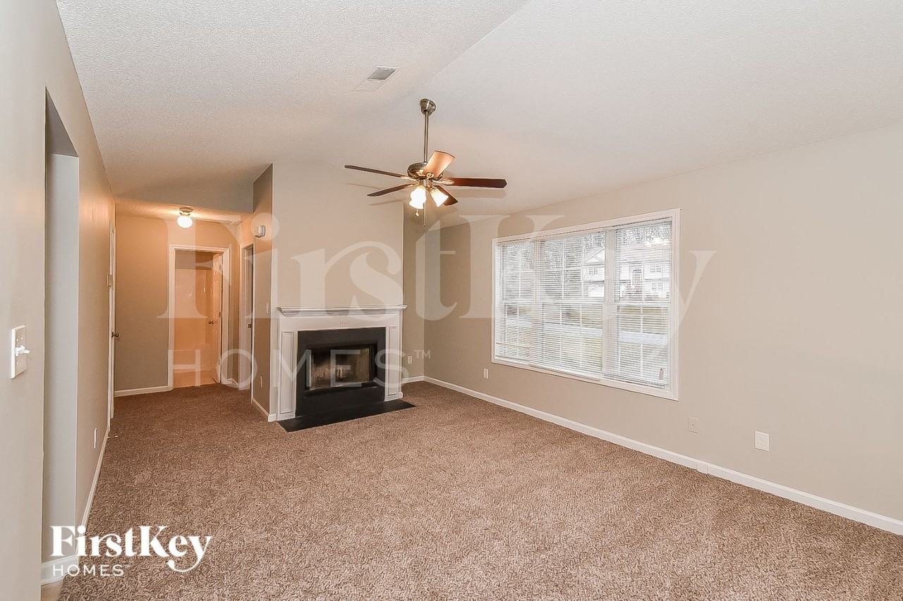 4260 Rushing Water Ct - Photo 3 of 16