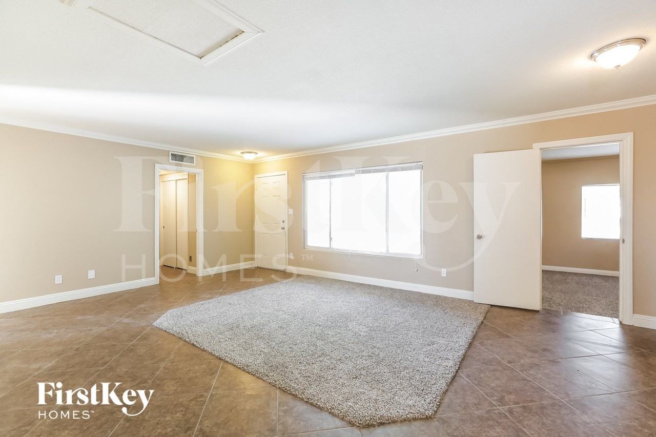 3164 Silver Saddle St - Photo 6 of 15