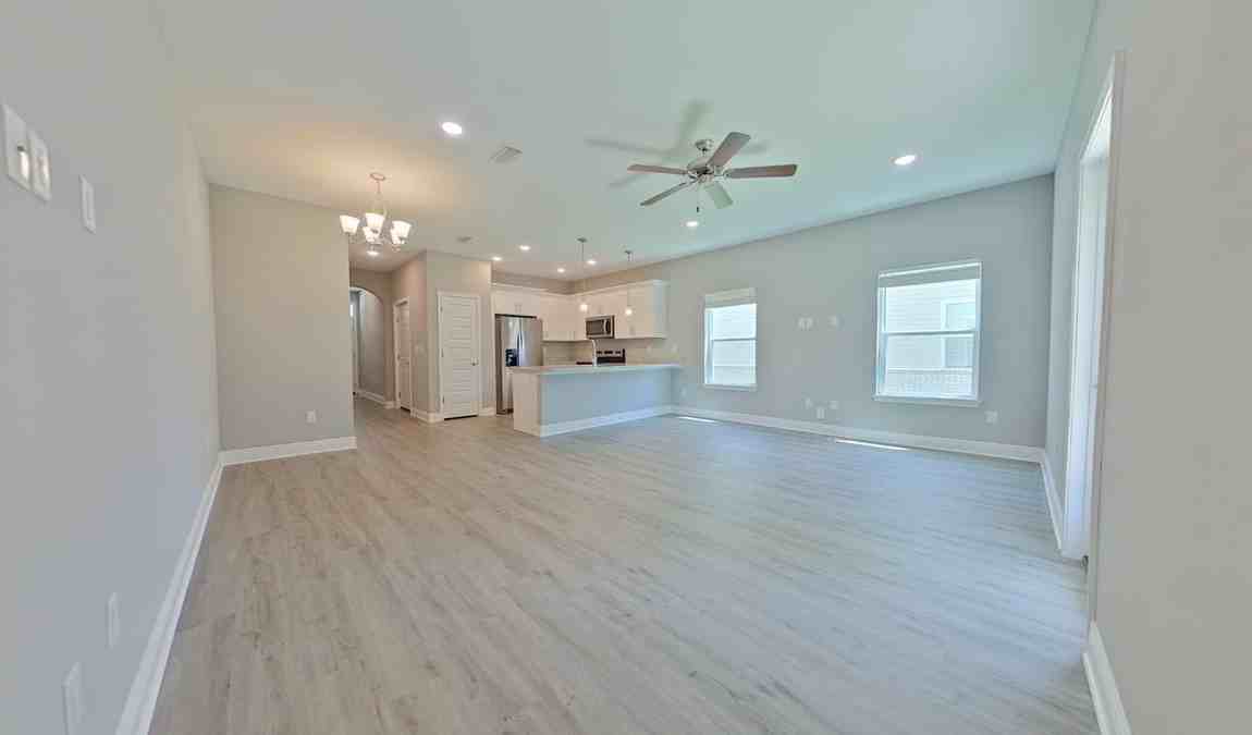 852 Fairview Dr - Photo 3 of 15