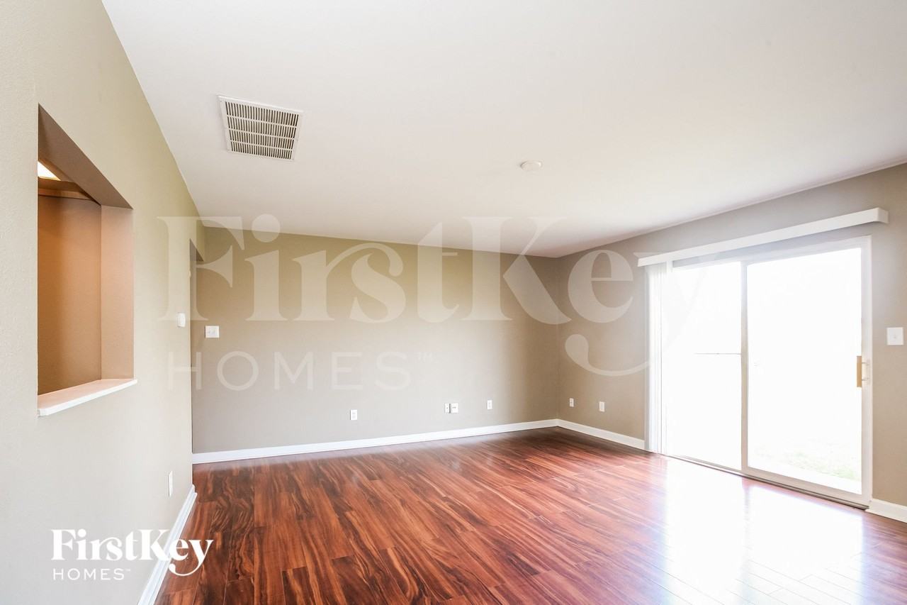 288 Pixy Ct - Photo 3 of 15