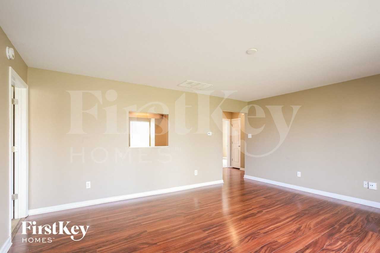 288 Pixy Ct - Photo 4 of 15