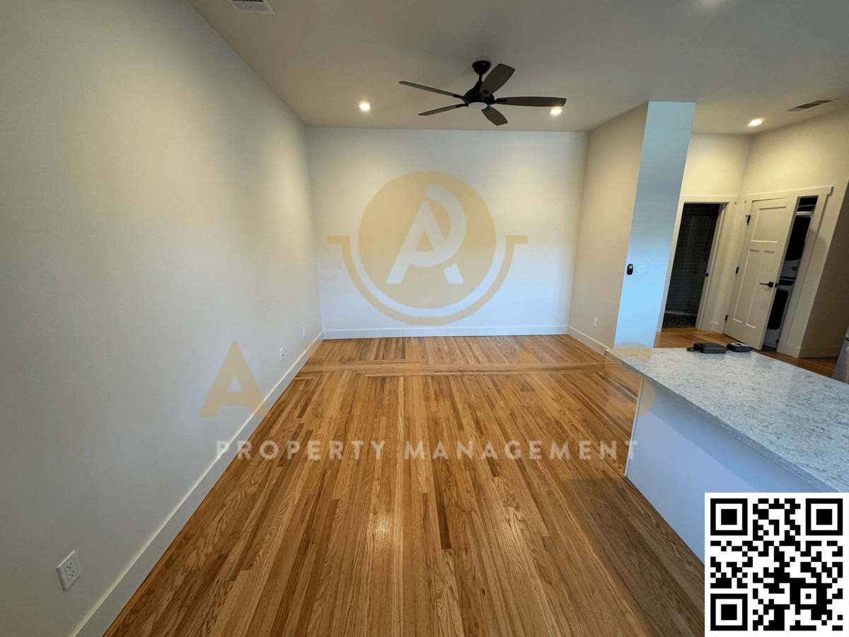 1237 Laurel St - Photo 2 of 9