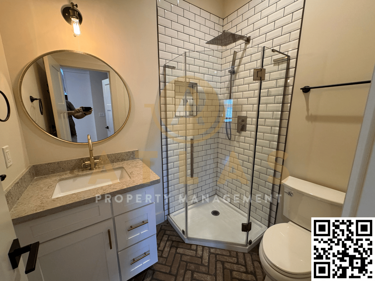 1237 Laurel St - Photo 5 of 9