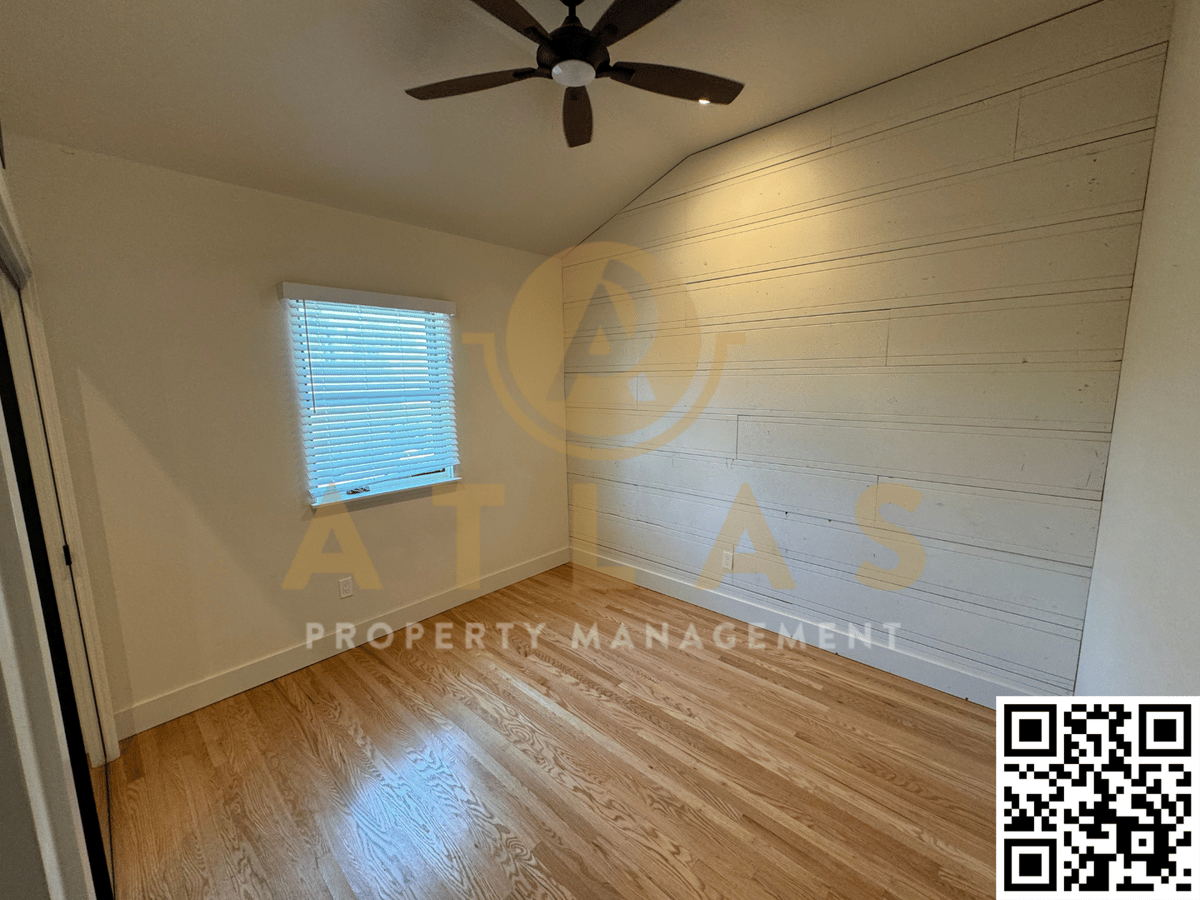 1237 Laurel St - Photo 6 of 9