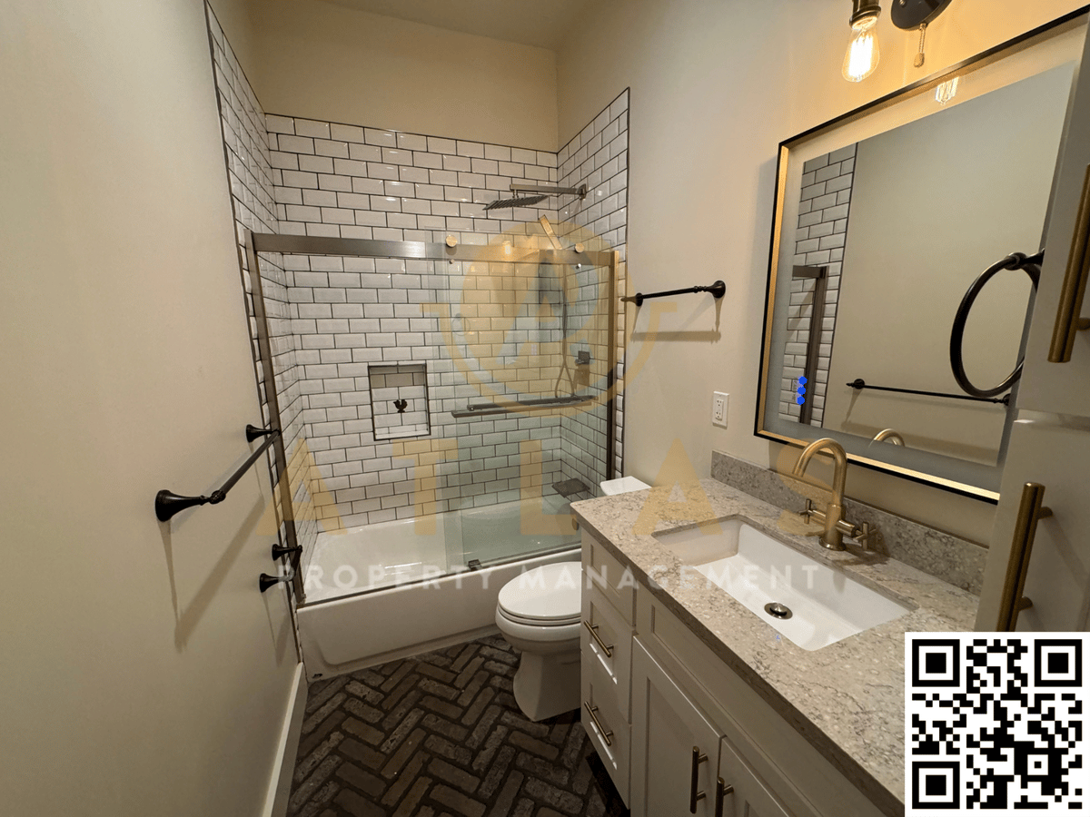 1237 Laurel St - Photo 7 of 9