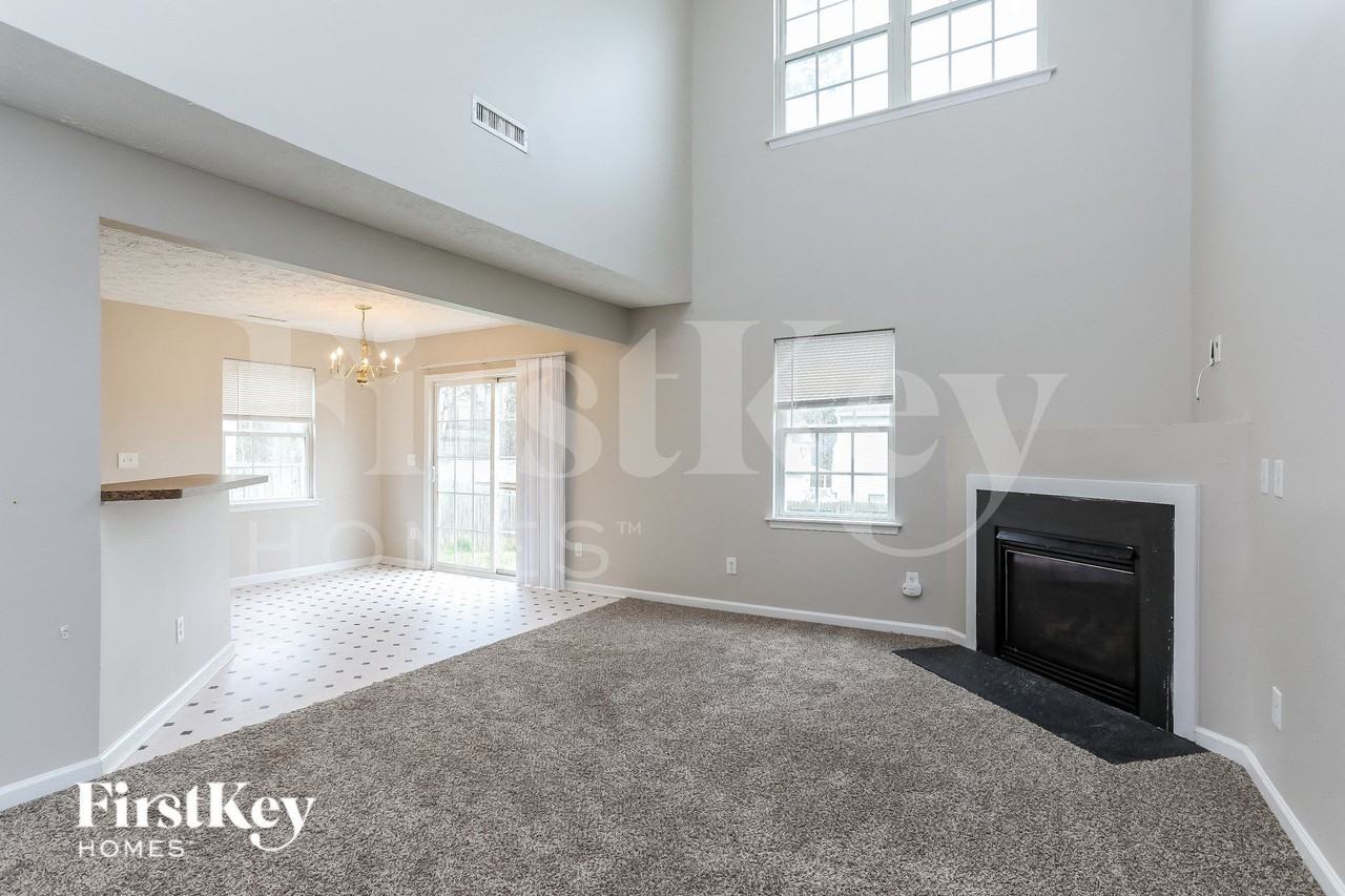 2847 Maidenhair Dr - Photo 2 of 13