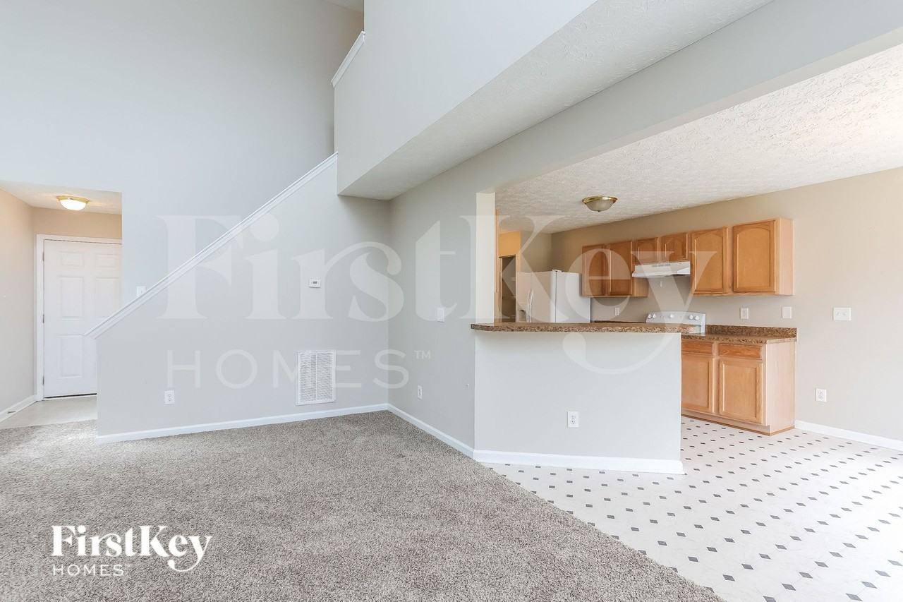 2847 Maidenhair Dr - Photo 3 of 13