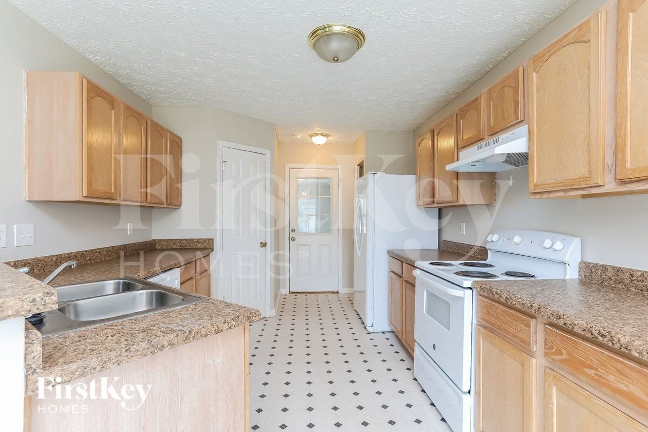 2847 Maidenhair Dr - Photo 5 of 13