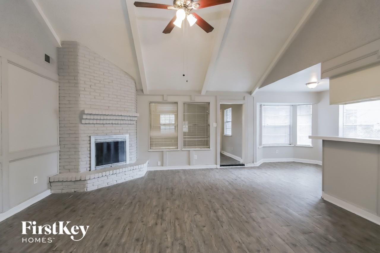 23202 Whispering Willow Dr - Photo 4 of 15