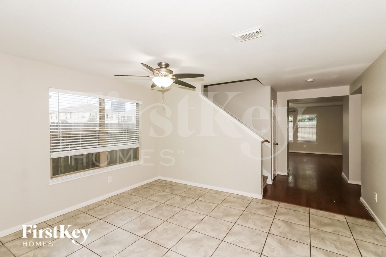 20539 Cypress Gully Dr - Photo 2 of 17