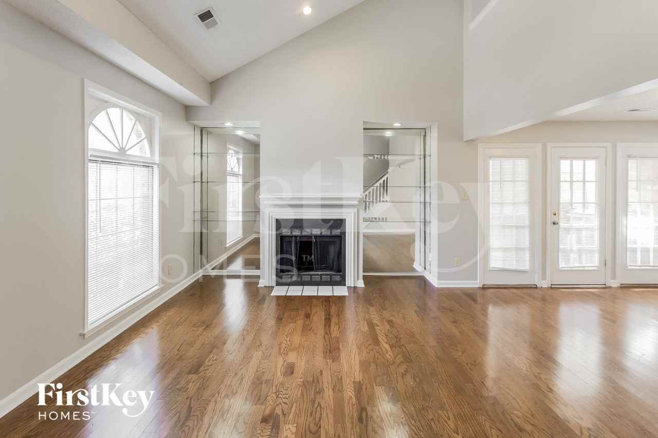 1611 Smokehouse Dr - Photo 3 of 15