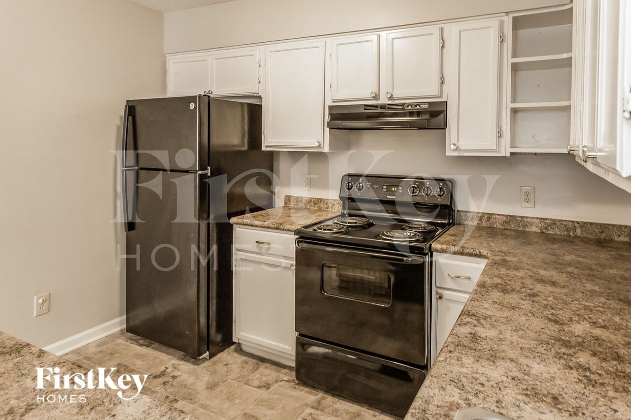 1611 Smokehouse Dr - Photo 6 of 15