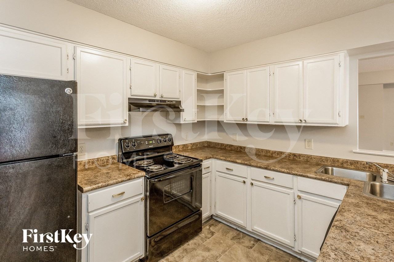 1611 Smokehouse Dr - Photo 7 of 15