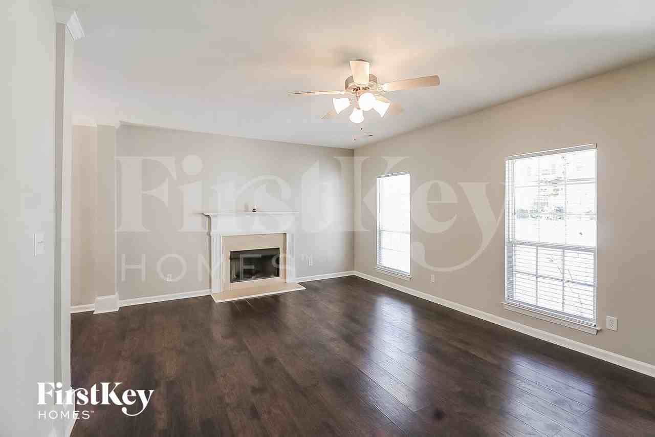 155 Prescott Ct - Photo 3 of 15