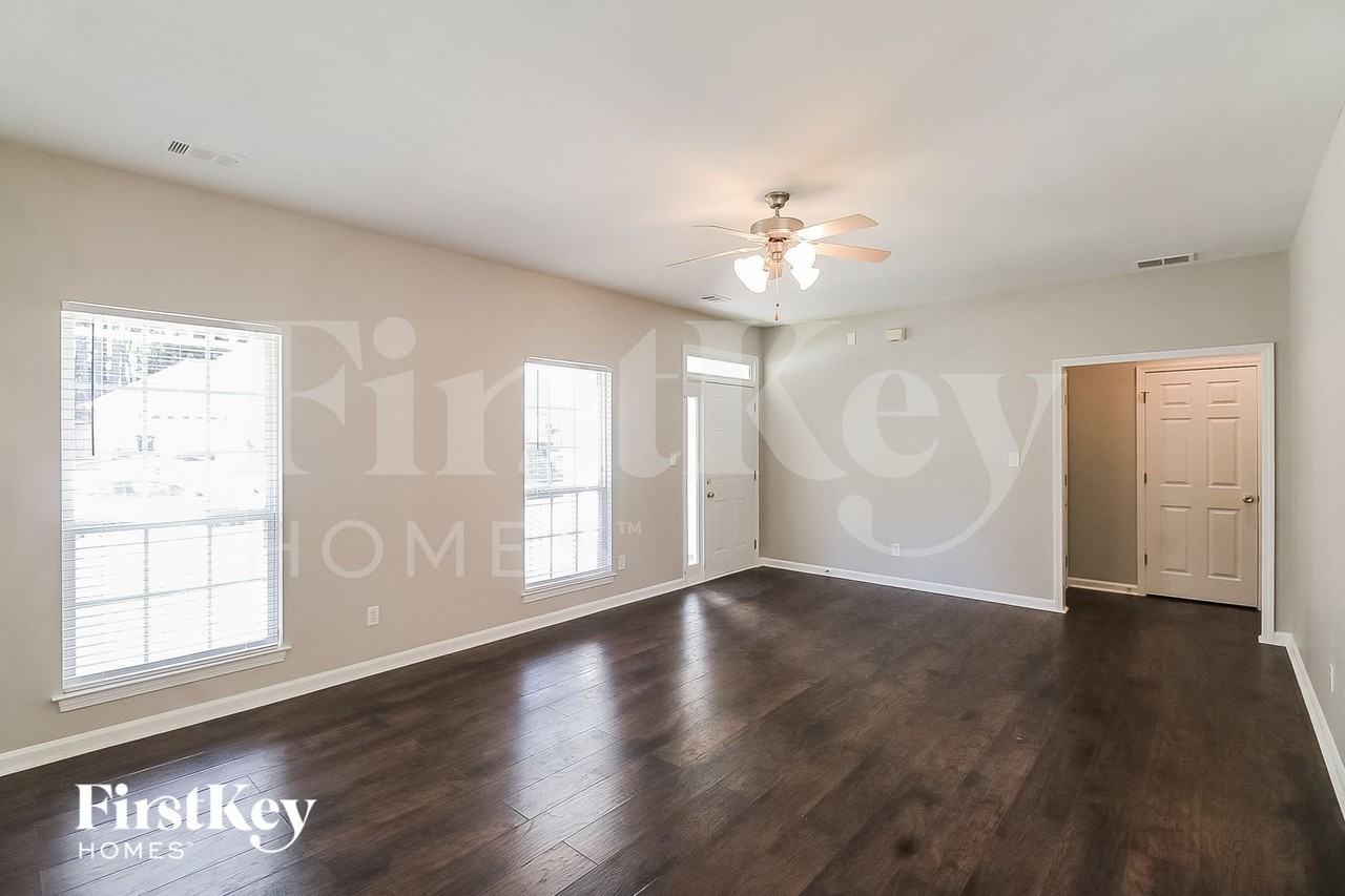 155 Prescott Ct - Photo 4 of 15
