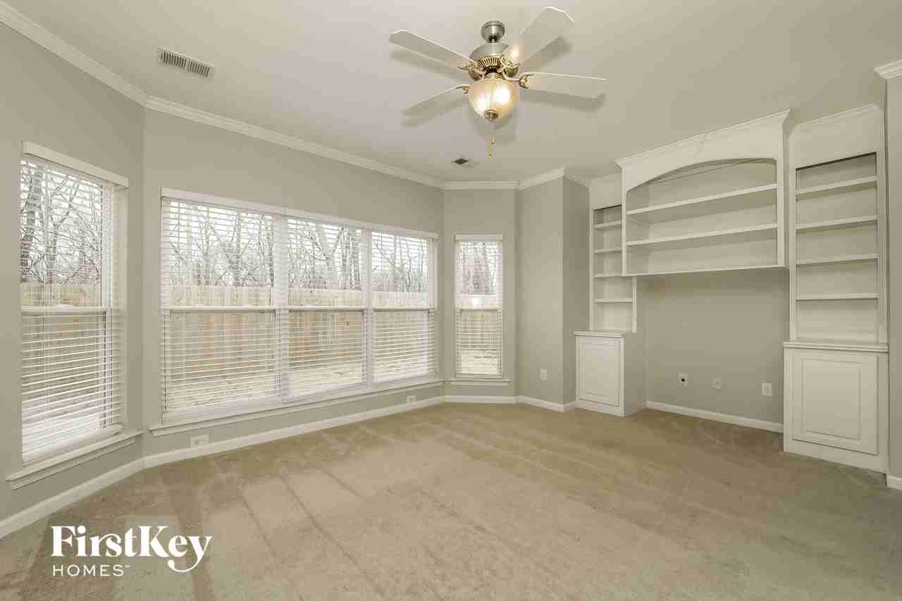 130 Darbys Run Ct - Photo 2 of 15