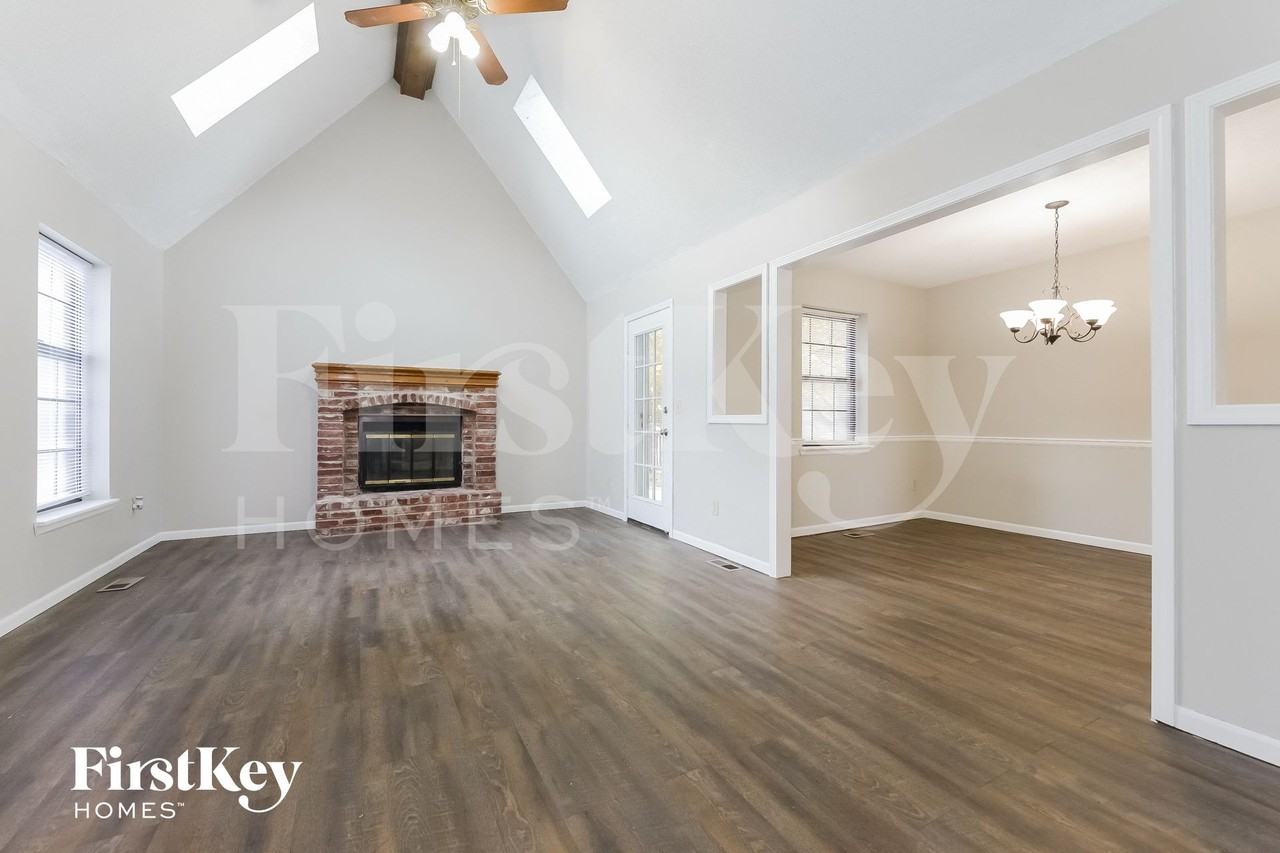 12818 S Navaho Dr - Photo 2 of 14