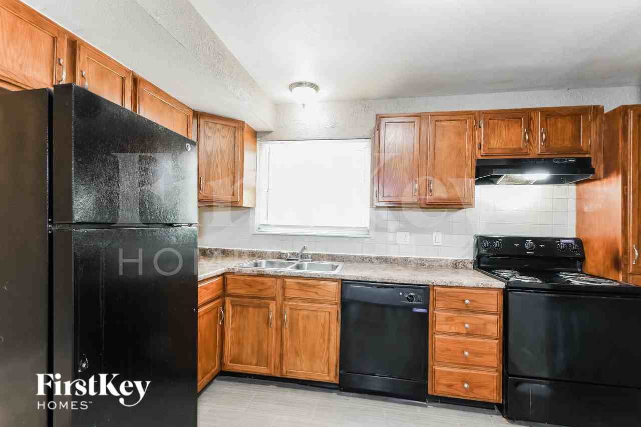 1114 Soria St - Photo 5 of 16