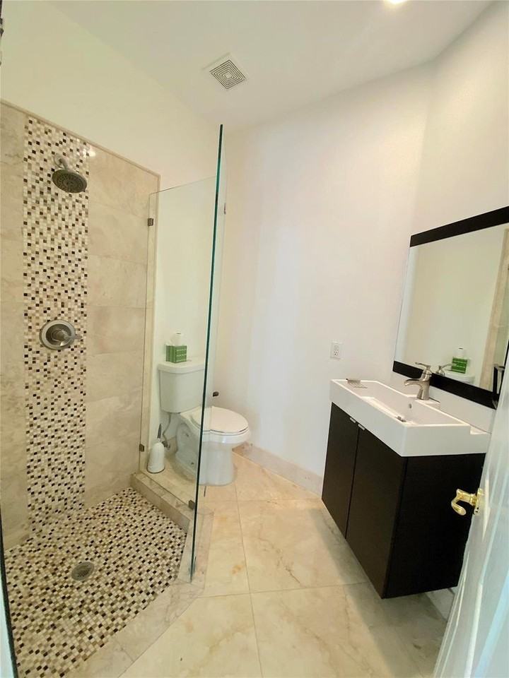 5830 Nw 119th Dr - Photo 3 of 28