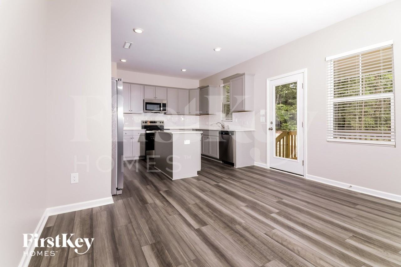 559 Barnes Landing Dr - Photo 5 of 19