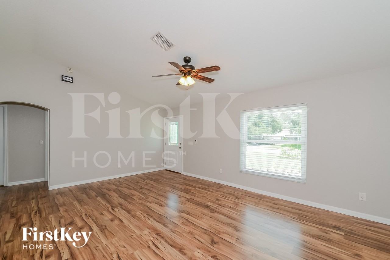 7250 W Price Blvd - Photo 3 of 16