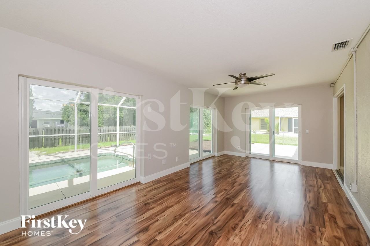 7250 W Price Blvd - Photo 4 of 16