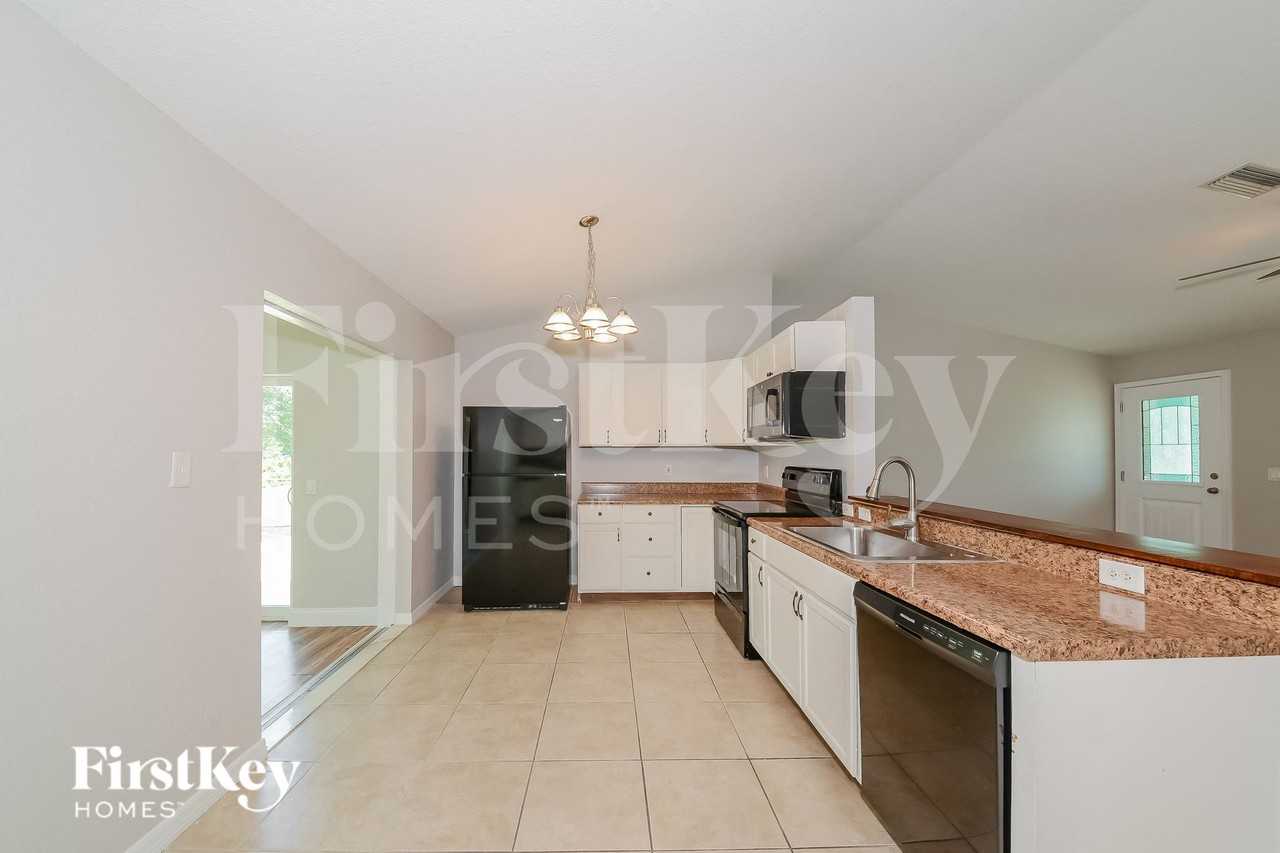 7250 W Price Blvd - Photo 6 of 16