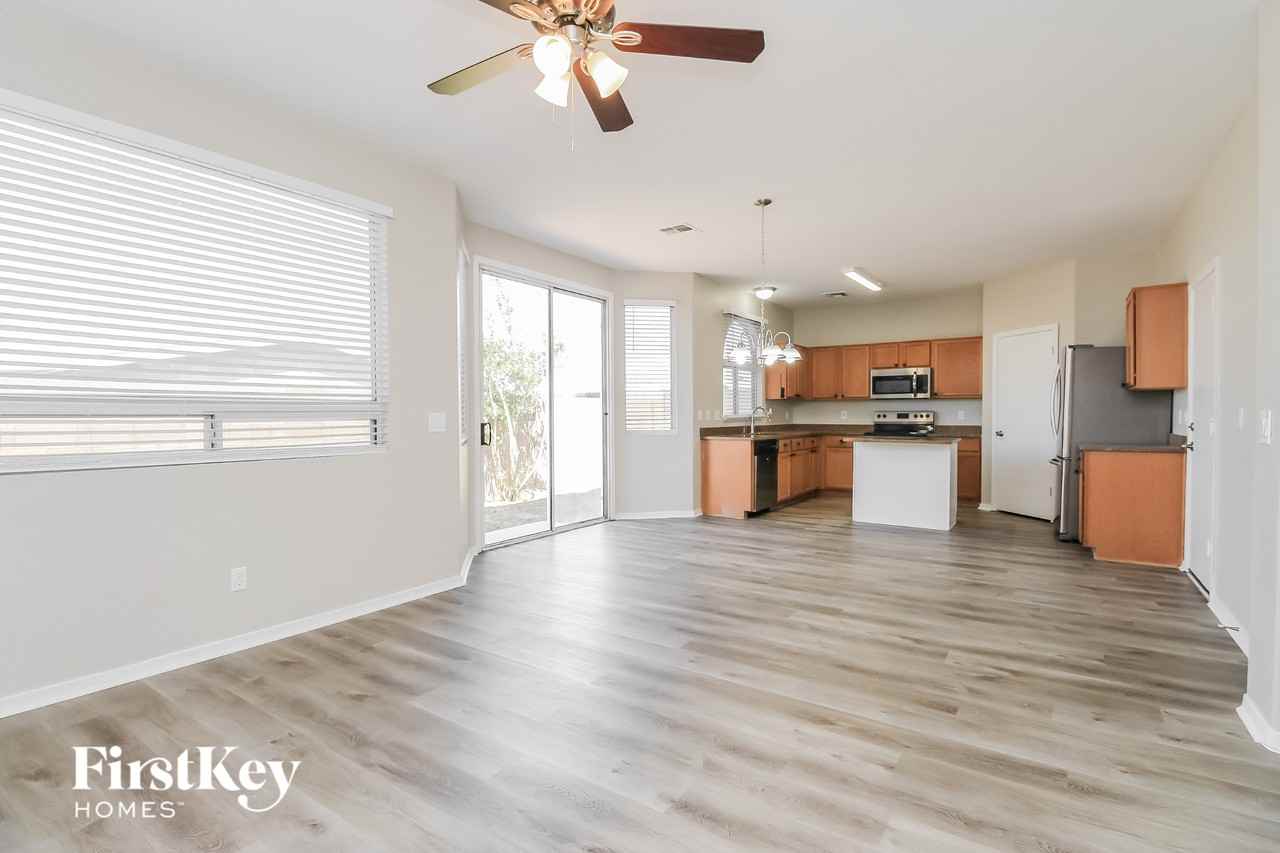 40556 N Domiano St - Photo 2 of 15
