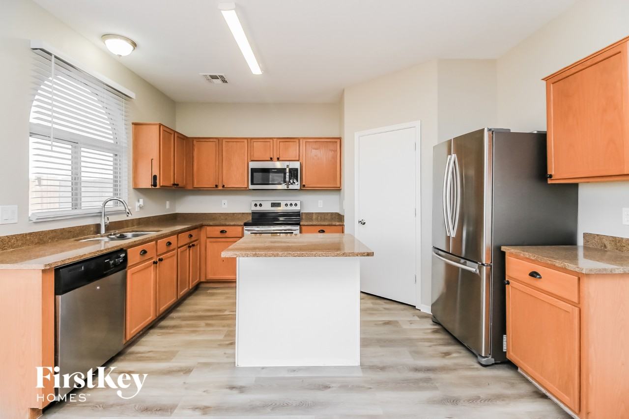 40556 N Domiano St - Photo 6 of 15