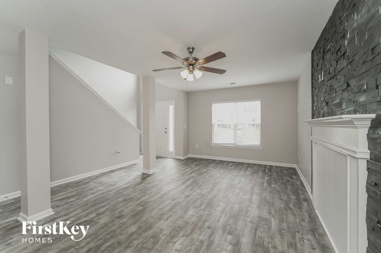 198 Fairmont Cir - Photo 4 of 15