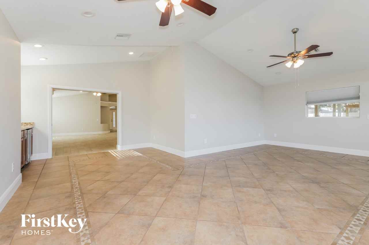 9402 Council Rock Ct - Photo 5 of 15