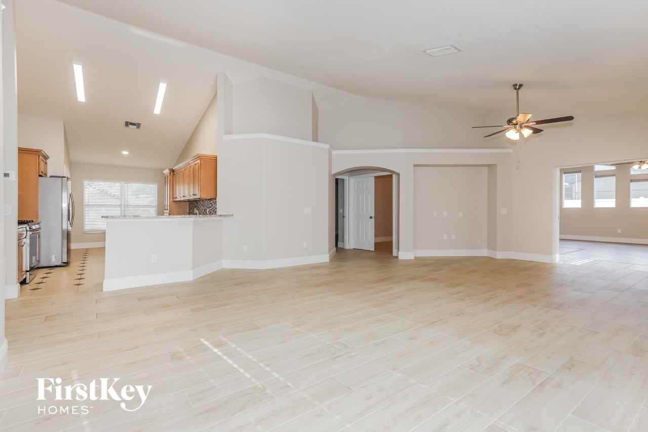 9402 Council Rock Ct - Photo 6 of 15