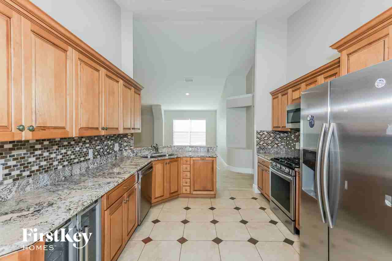 9402 Council Rock Ct - Photo 7 of 15