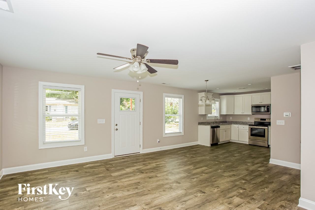 99 Saint Mary Ave Nw - Photo 4 of 15
