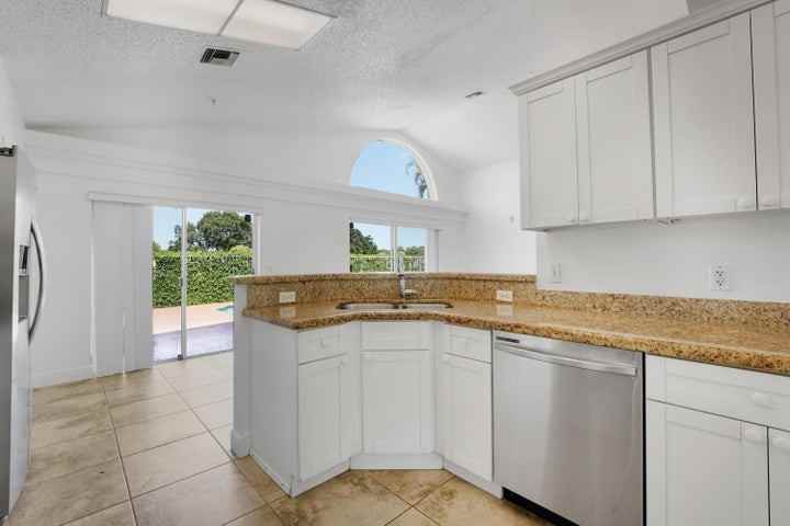 4355 Leicester Court - Photo 7 of 8
