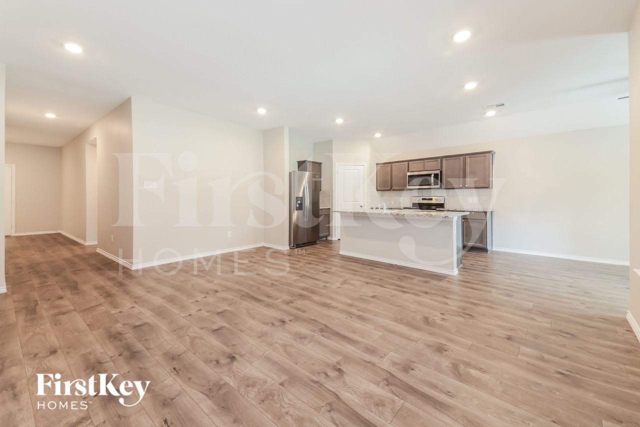 3370 Everly Dr - Photo 3 of 16
