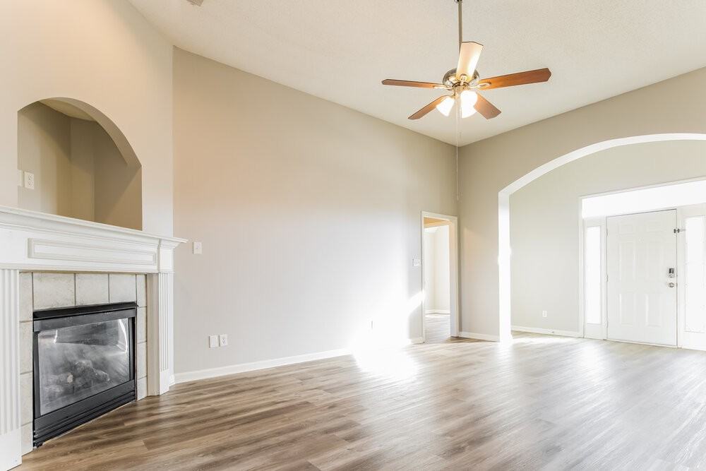 7885 Meadow Ridge Ln - Photo 5 of 17