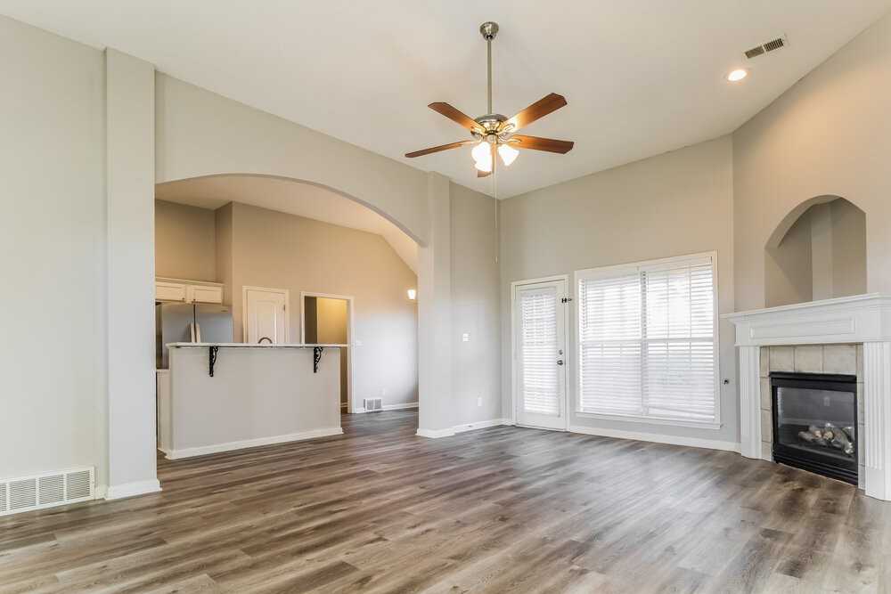 7885 Meadow Ridge Ln - Photo 6 of 17