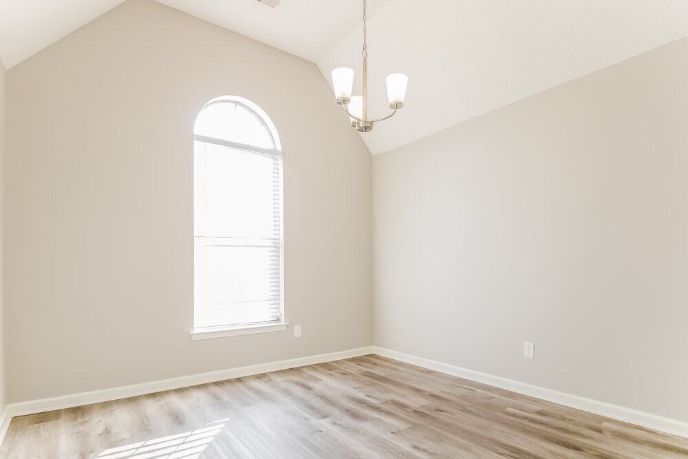 7885 Meadow Ridge Ln - Photo 7 of 17