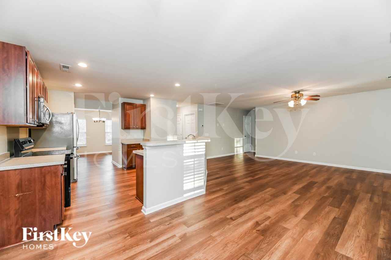 329 Deep River Rd - Photo 4 of 16
