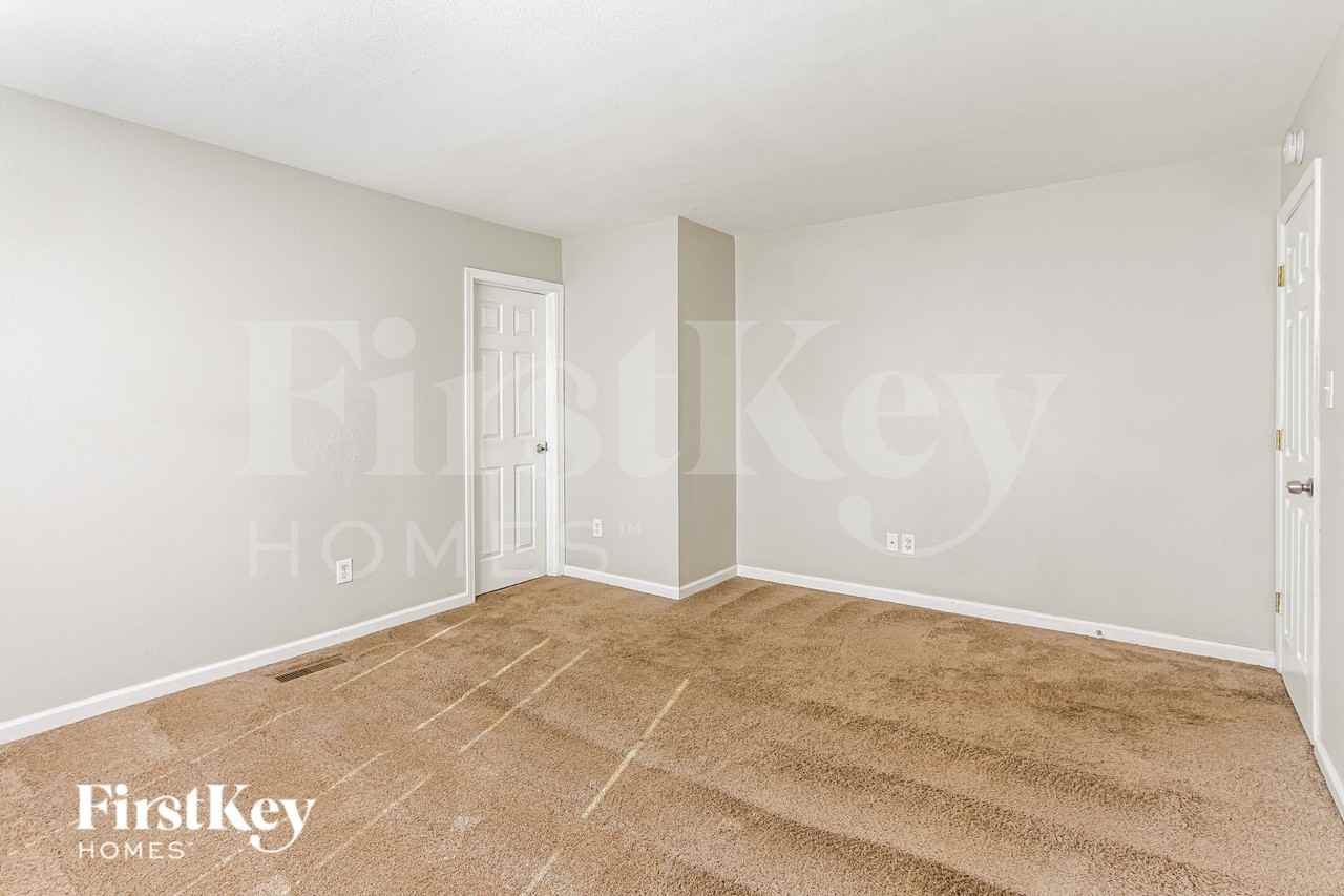 2814 Rothe Ln - Photo 7 of 16
