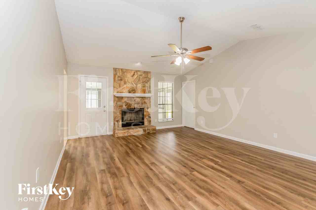 1383 Mayberry Ln - Photo 2 of 15
